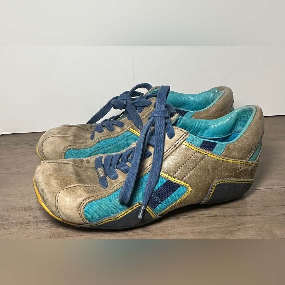 Women’s Vintage Size 5‎ Diesel Aquila Casual Sneakers Tan & Blue.